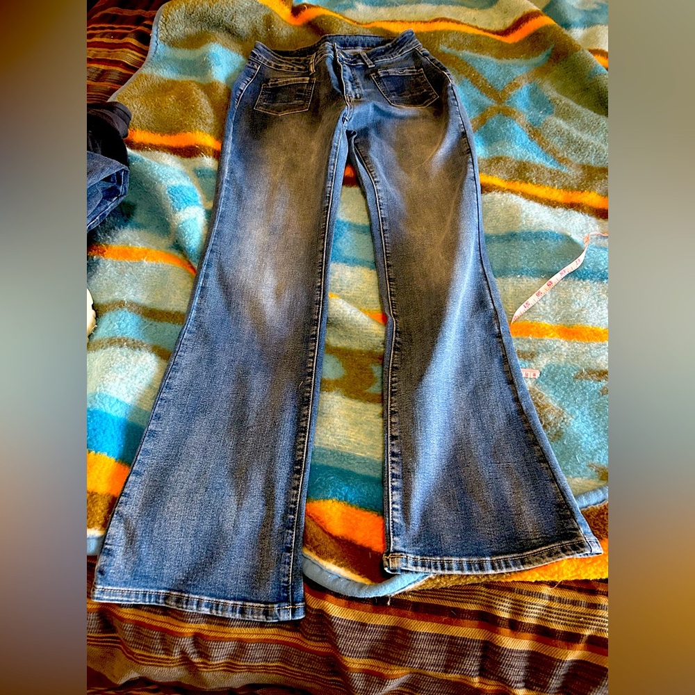 NWT NV Felix Jeans size Medium, length is 30 inches.
